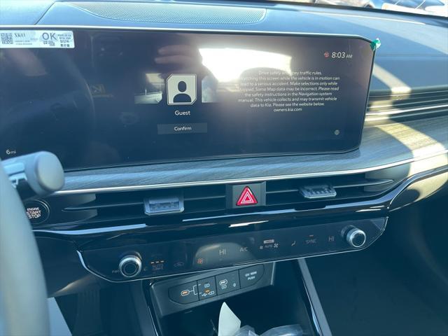 Photo of 2025 Aurora Black Pearl Kia K5