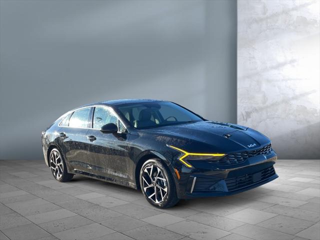 Photo of 2025 Aurora Black Pearl Kia K5
