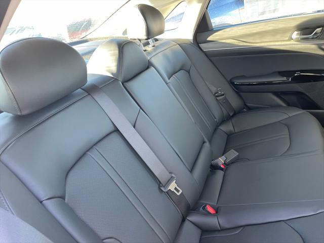 Photo of 2025 Aurora Black Pearl Kia K5