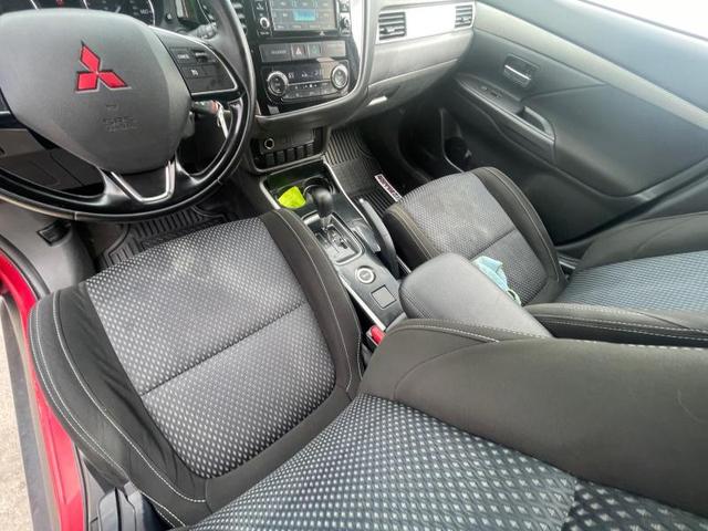 Photo of 2017 Red Mitsubishi Outlander