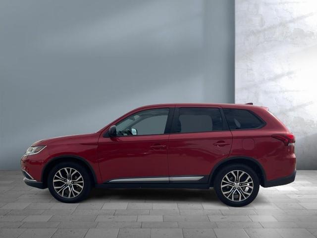 Photo of 2017 Red Mitsubishi Outlander