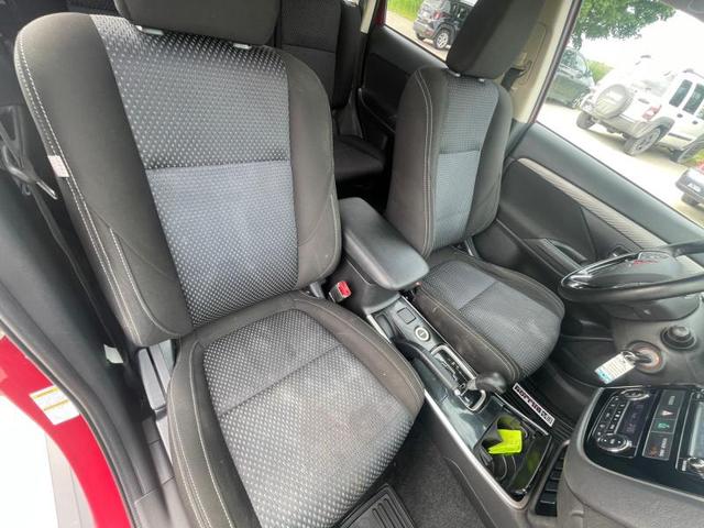 Photo of 2017 Red Mitsubishi Outlander