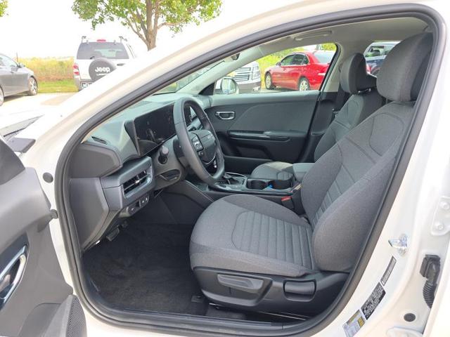 Photo of 2025 White Kia K4