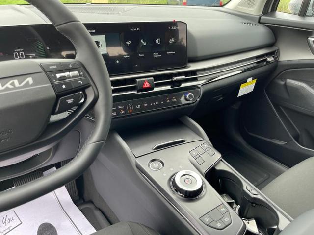 Photo of 2026 Wolf Gray Kia Sportage