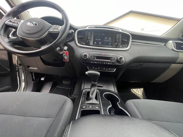 Photo of 2019 White Kia Sorento