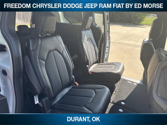 Photo of 2025 Bright White Clearcoat Chrysler Voyager
