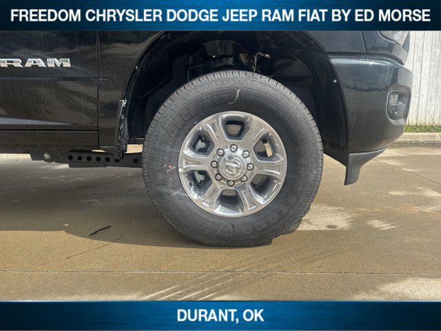 Photo of 2025 Diamond Black Crystal Pearlcoat RAM 3500