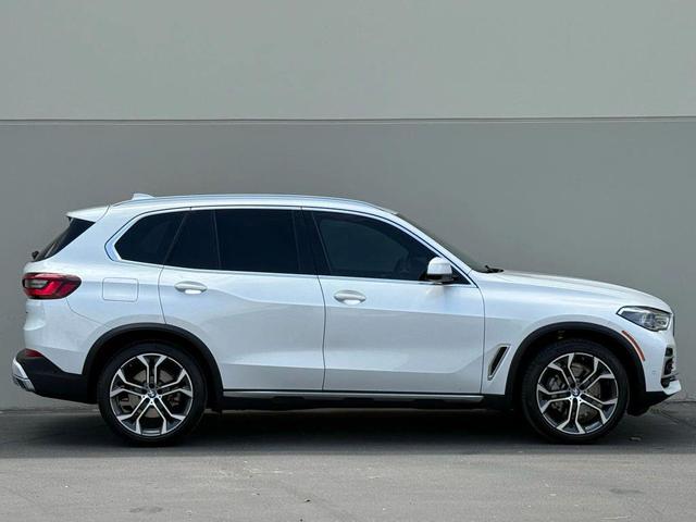 Photo of 2022 White BMW X5