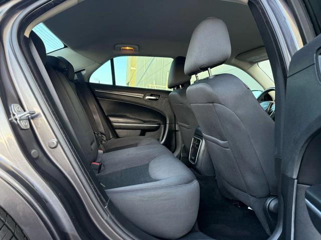 Photo of 2021 Gray Chrysler 300
