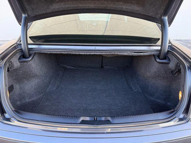 Photo of 2021 Gray Chrysler 300