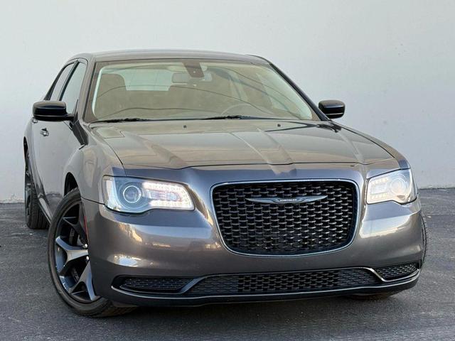 Photo of 2021 Gray Chrysler 300