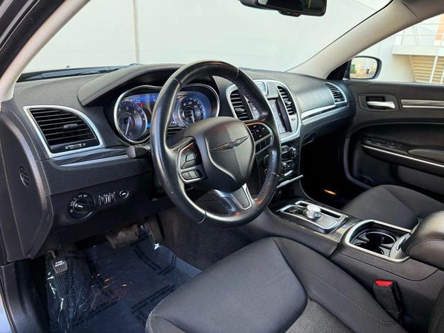 Photo of 2021 Gray Chrysler 300