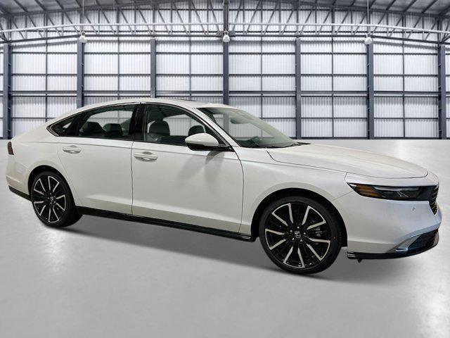 Photo of 2025 Platinum White Pearl Honda Accord Hybrid
