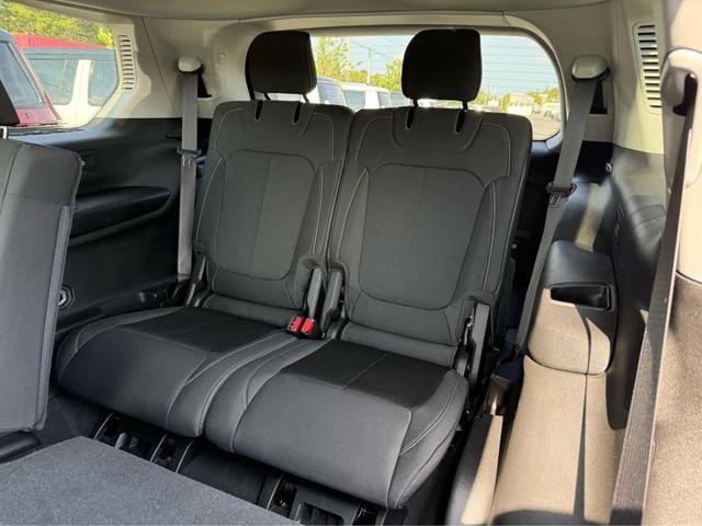 Photo of 2022 Velvet Red Pearlcoat Jeep Grand Cherokee L