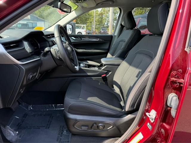 Photo of 2022 Velvet Red Pearlcoat Jeep Grand Cherokee L