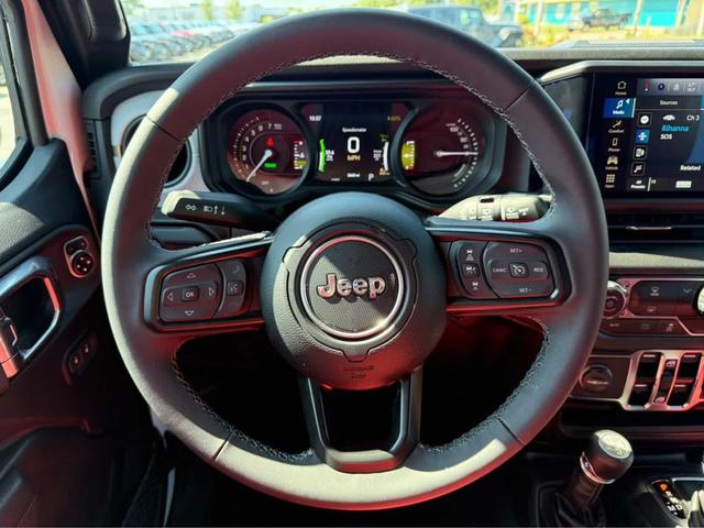 Photo of 2025 Bright White Clearcoat Jeep Wrangler 4xe