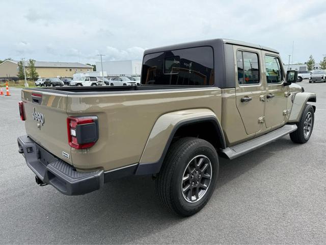 Photo of 2020 Gator Clearcoat Jeep Gladiator