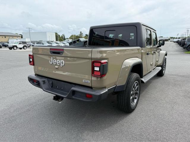 Photo of 2020 Gator Clearcoat Jeep Gladiator
