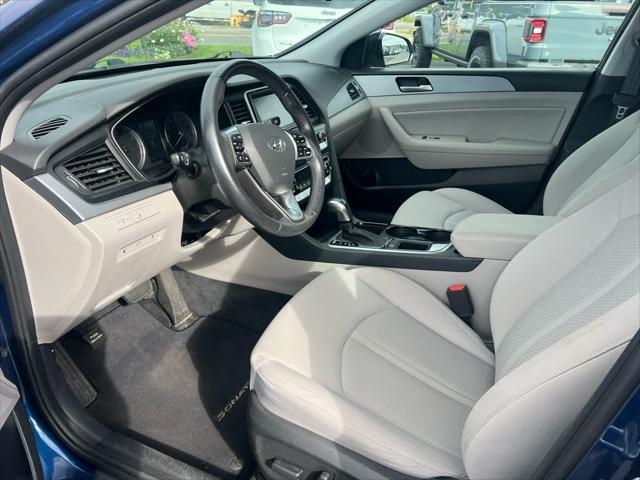 Photo of 2019 Lakeside Blue Hyundai SONATA