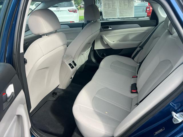 Photo of 2019 Lakeside Blue Hyundai SONATA