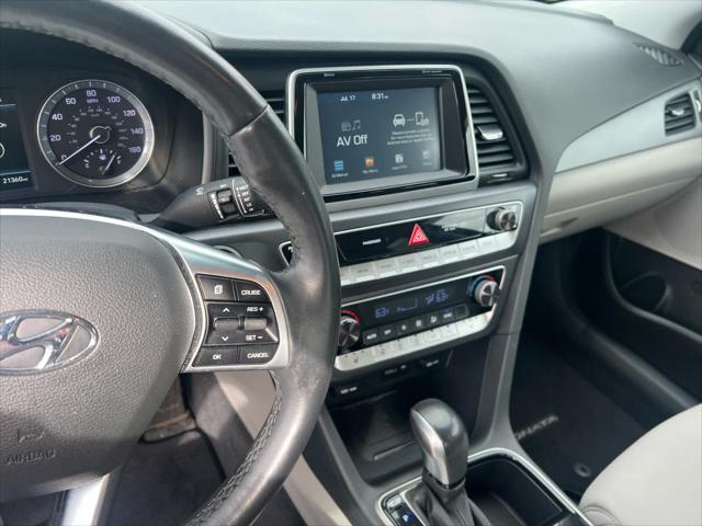 Photo of 2019 Lakeside Blue Hyundai SONATA