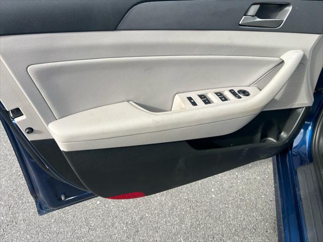 Photo of 2019 Lakeside Blue Hyundai SONATA