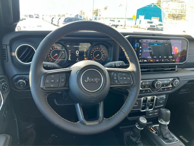 Photo of 2025 Anvil Clearcoat Jeep Gladiator