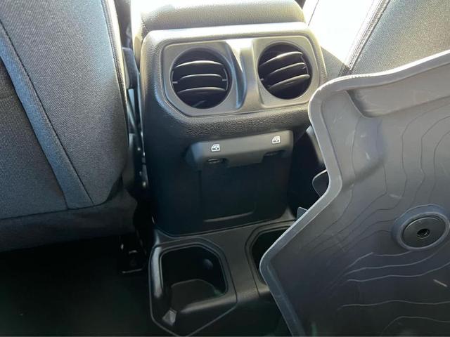 Photo of 2025 Granite Crystal Metallic Clearcoat Jeep Gladiator