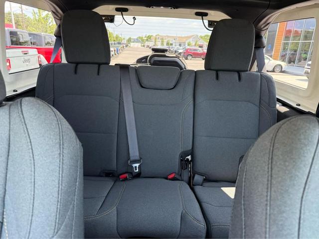 Photo of 2025 Black Clearcoat Jeep Wrangler