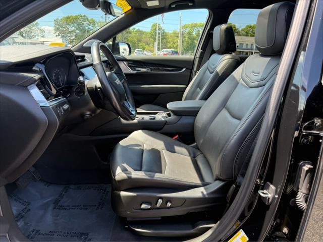Photo of 2023 Stellar Black Metallic Cadillac XT6