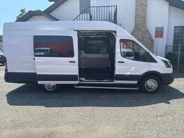 Photo of 2021 White Ford Transit-350