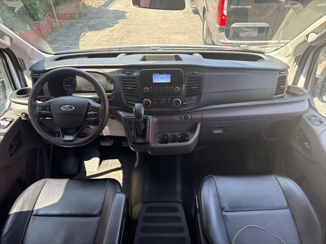 Photo of 2021 White Ford Transit-350