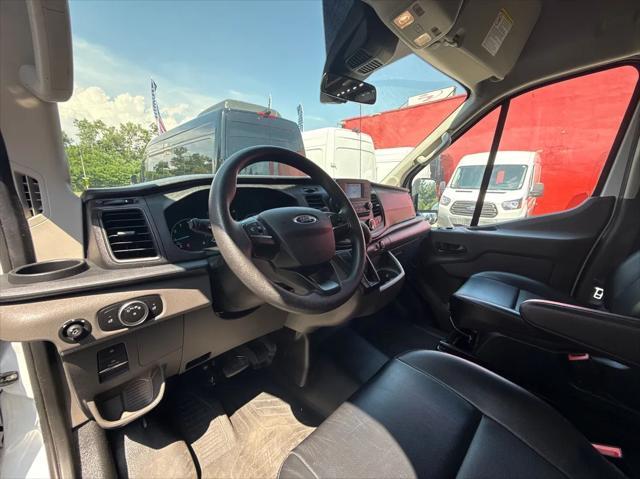 Photo of 2021 White Ford Transit-350