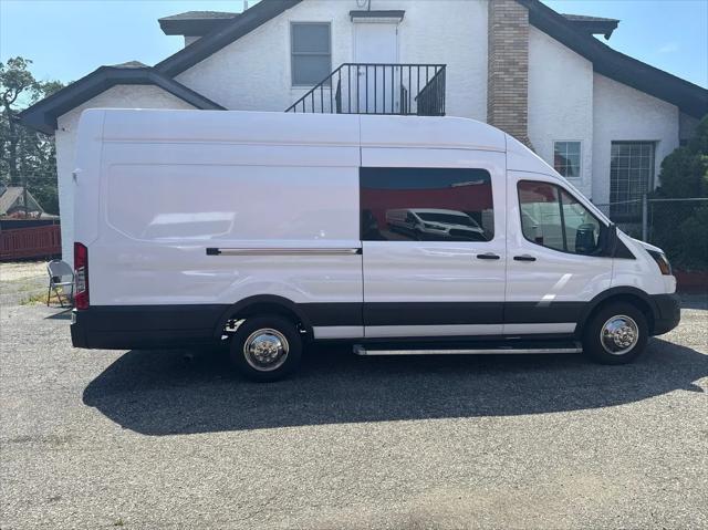 Photo of 2021 White Ford Transit-350