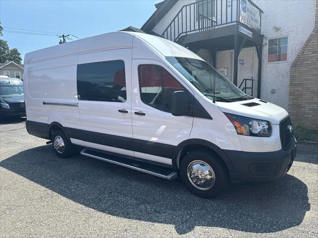 Photo of 2021 White Ford Transit-350