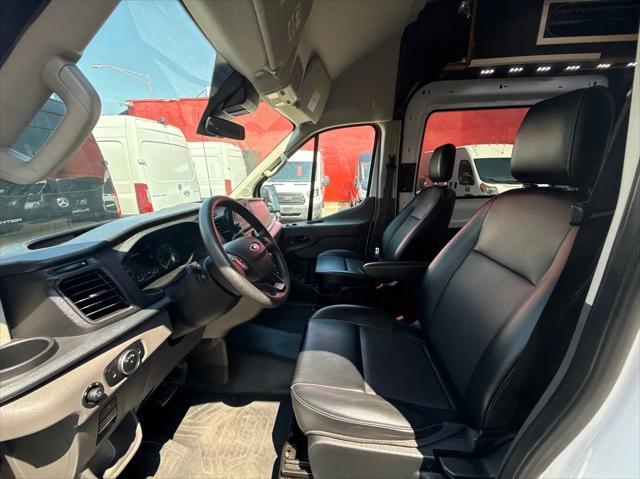 Photo of 2021 White Ford Transit-350