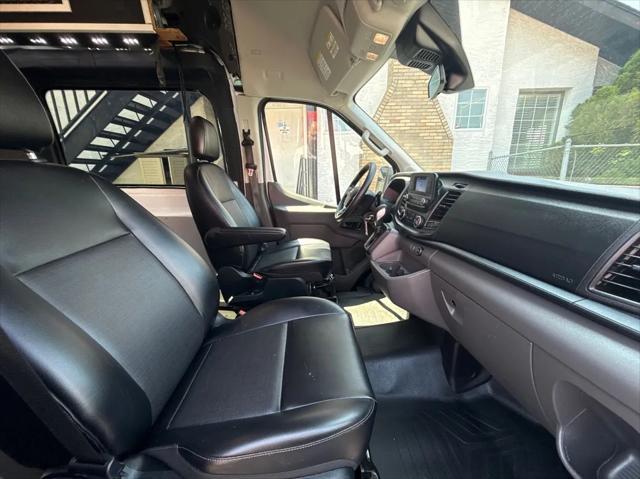 Photo of 2021 White Ford Transit-350