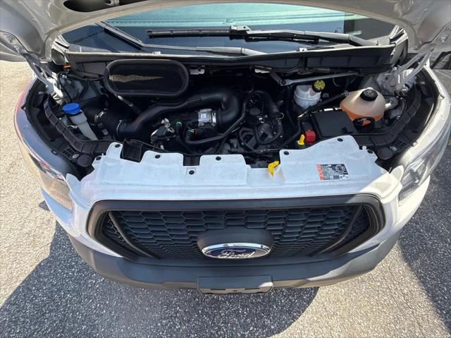 Photo of 2021 White Ford Transit-350