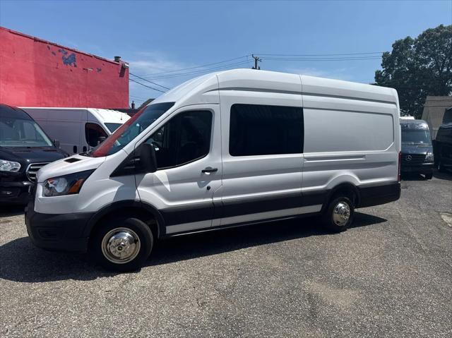 Photo of 2021 White Ford Transit-350
