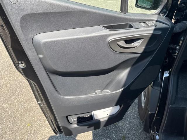 Photo of 2023 Black Mercedes-Benz Sprinter 2500