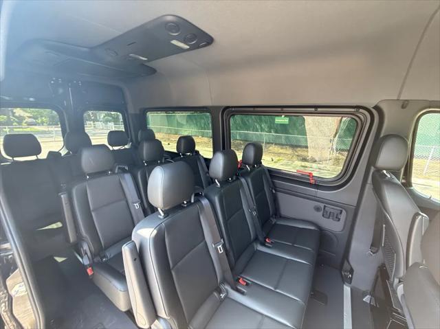 Photo of 2023 Black Mercedes-Benz Sprinter 2500