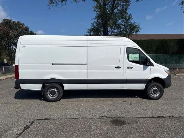 Photo of 2025 White Mercedes-Benz Sprinter 2500