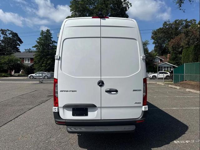 Photo of 2025 White Mercedes-Benz Sprinter 2500