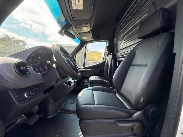 Photo of 2025 White Mercedes-Benz Sprinter 2500