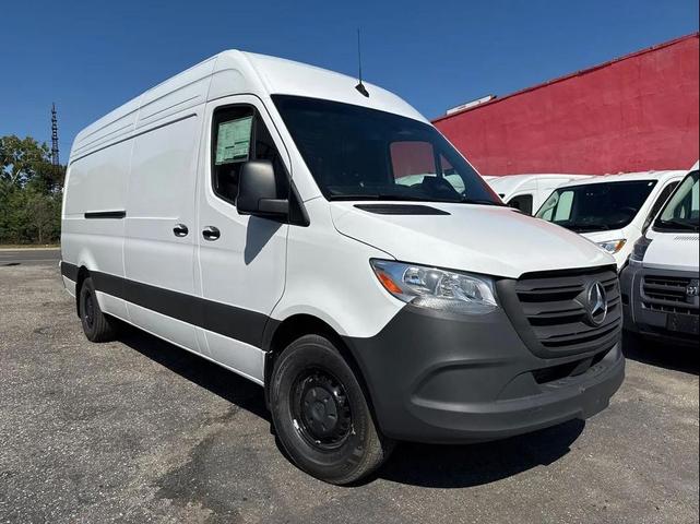 Photo of 2025 White Mercedes-Benz Sprinter 2500