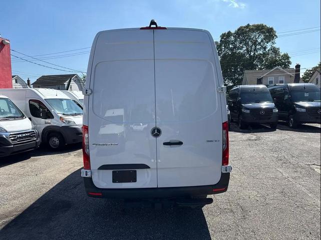 Photo of 2025 White Mercedes-Benz Sprinter 2500