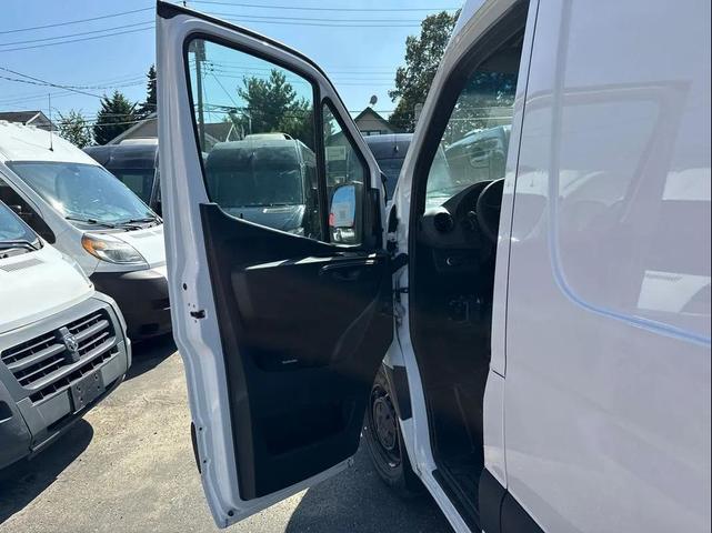 Photo of 2025 White Mercedes-Benz Sprinter 2500