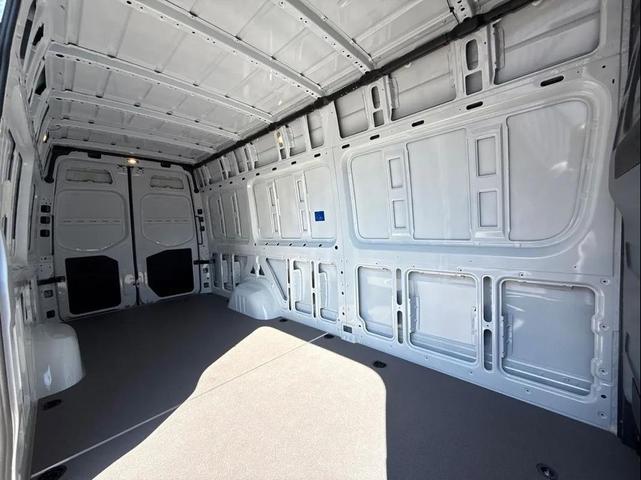 Photo of 2025 White Mercedes-Benz Sprinter 2500