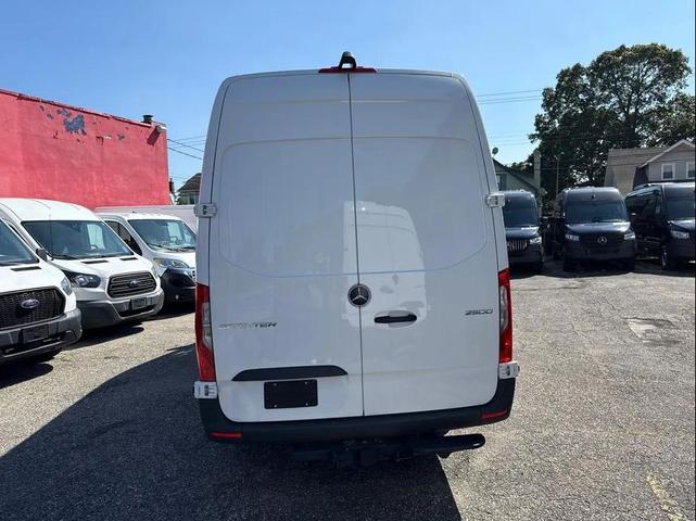 Photo of 2025 White Mercedes-Benz Sprinter 2500
