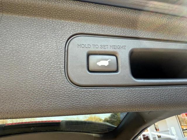Photo of 2018 Obsidian Blue Pearl Honda Odyssey